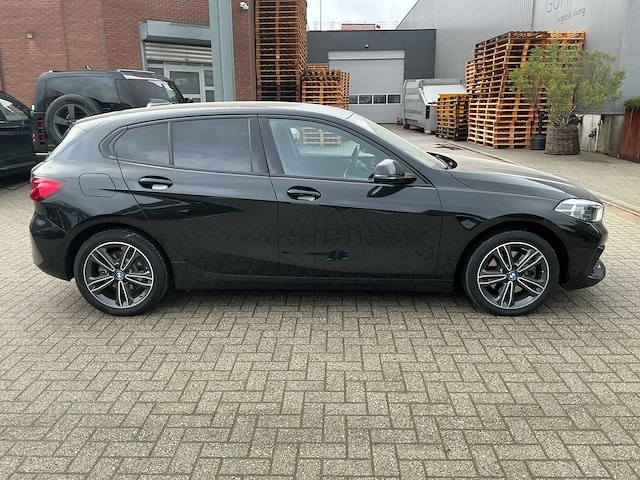 2022 bmw 116i ia personenauto - afbeelding 19 van  23