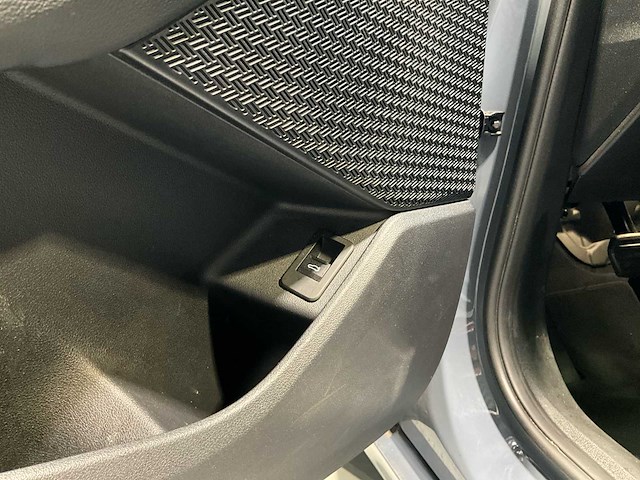 2022 bmw 218d active tourer - afbeelding 16 van  48