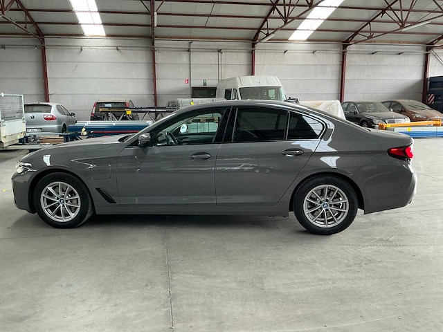 2022 bmw 520e - afbeelding 9 van  11