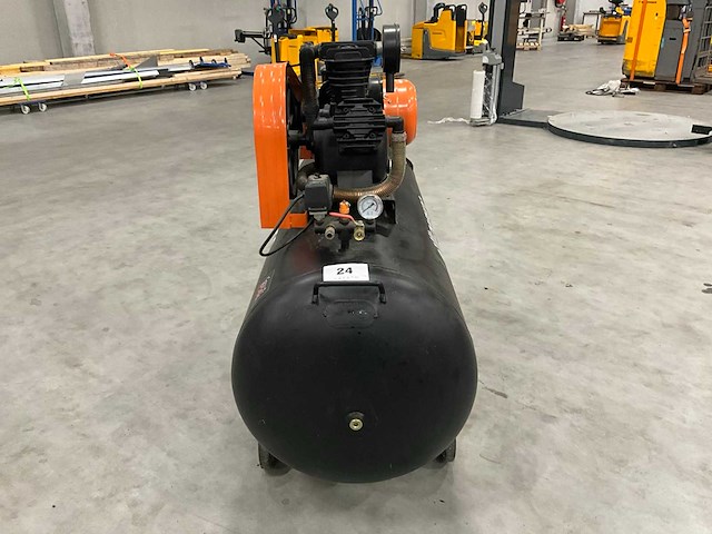 2022 daewoo daax500l schroefcompressor - afbeelding 12 van  15