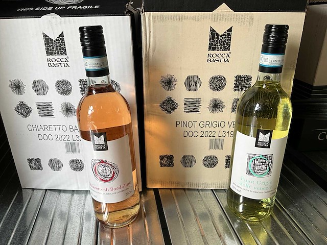 2022 diverse wijnen - afbeelding 1 van  6