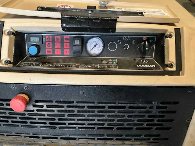 2022 doosan 7/55 luchtcompressor - afbeelding 18 van  20