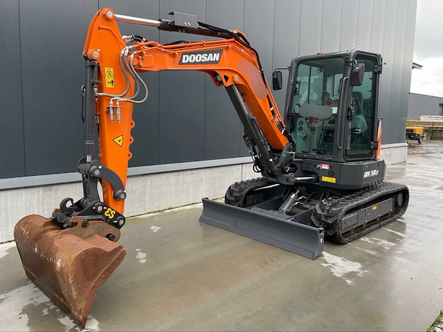 2022 doosan dx50z-7 - rupsgraafmachine - afbeelding 1 van  10