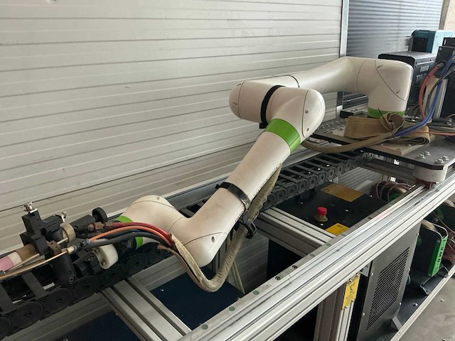 2022 fanuc crx-10ia/l lasrobot - afbeelding 17 van  19