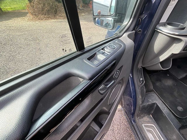 2022 ford tourneo custom - (8 zitplaatsen) - afbeelding 19 van  31