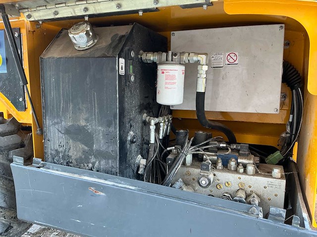 2022 haulotte compact 12dx hoogwerker / schaarlift - afbeelding 4 van  12