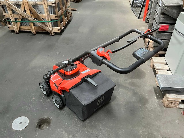 2022 husqvarna s138i accu verticuteermachine - afbeelding 6 van  11
