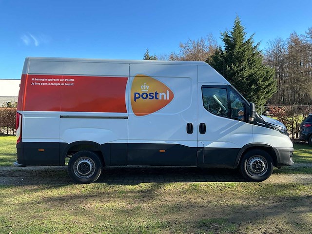 2022 iveco daily bestelbus personenauto - afbeelding 25 van  28