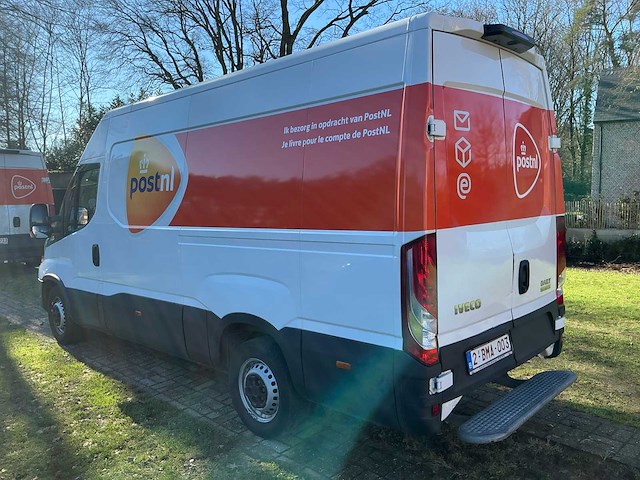 2022 iveco daily bestelbus personenauto - afbeelding 22 van  28