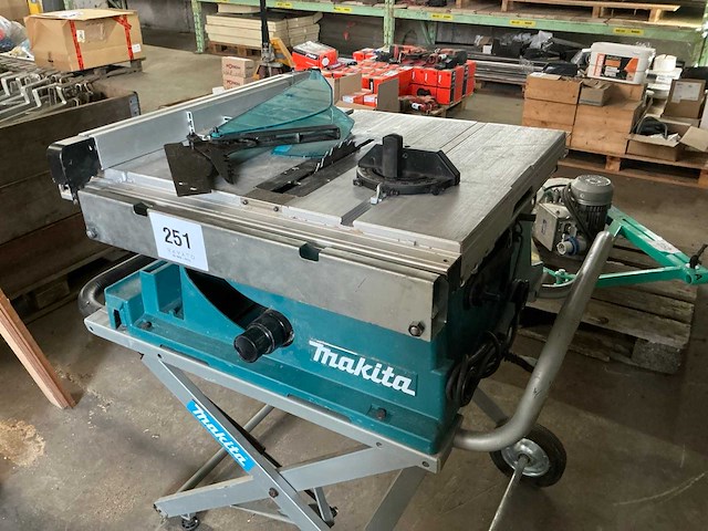 2022 makita 2704n zaagtafel - afbeelding 2 van  6