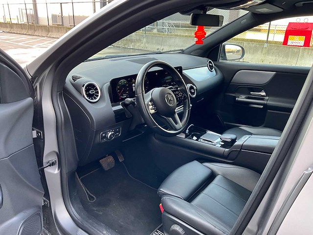 2022 mercedes-benz gla 200d personenauto - afbeelding 10 van  47