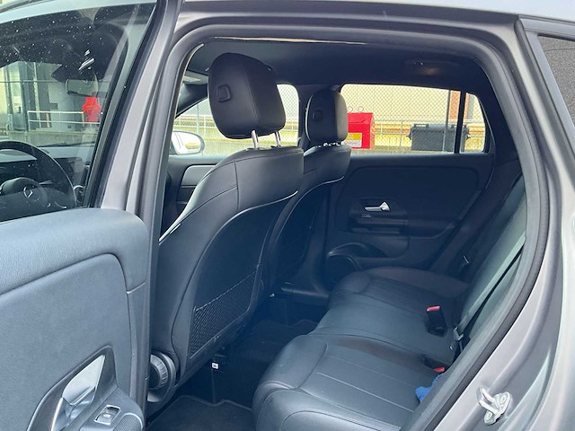2022 mercedes-benz gla 200d personenauto - afbeelding 20 van  47