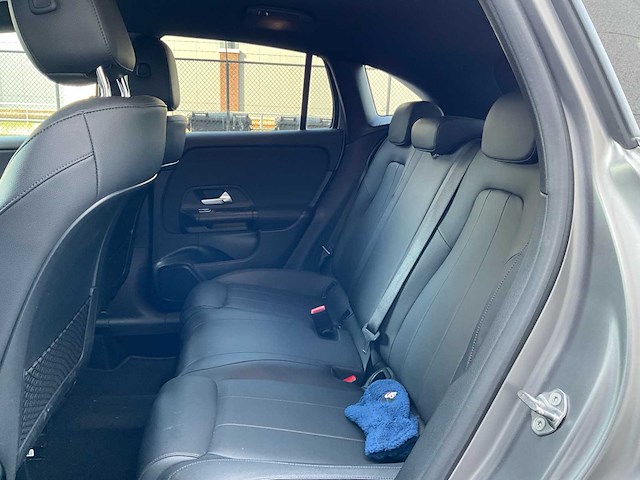 2022 mercedes-benz gla 200d personenauto - afbeelding 41 van  47