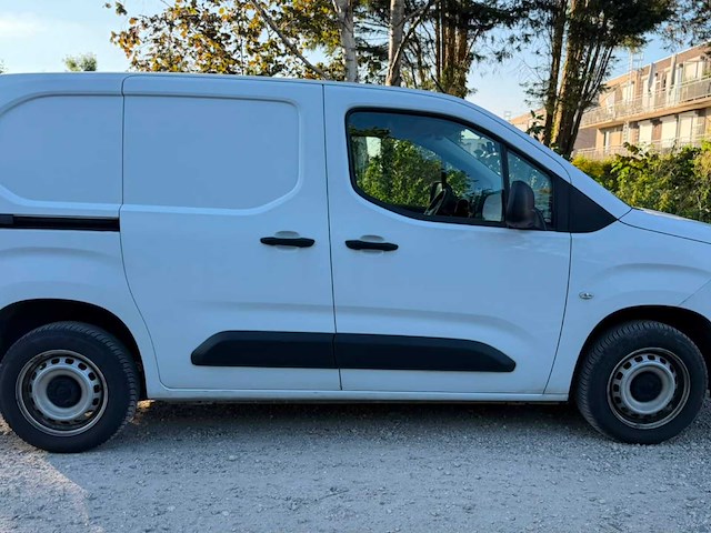2022 opel combo 1.5 diesel - airco - navigatie - afbeelding 42 van  45