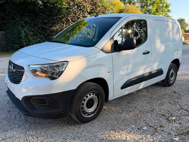 2022 opel combo 1.5 diesel - airco - navigatie - afbeelding 1 van  45