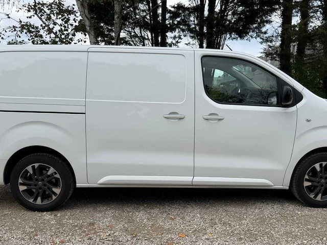 2022 opel vivaro lichte vracht - trekhaak - automaat - ingericht - navigatie, airco,... - afbeelding 37 van  40