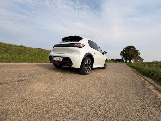 2022 peugeot 208 auto 1,5 bluehdi 102 pk – 126.700 km – euro 6 – handgeschakelde versnellingsbak - afbeelding 2 van  32