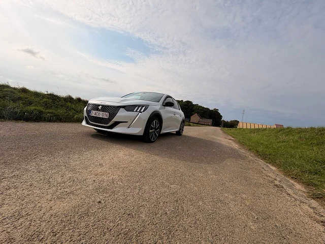 2022 peugeot 208 auto 1,5 bluehdi 102 pk – 126.700 km – euro 6 – handgeschakelde versnellingsbak - afbeelding 2 van  32