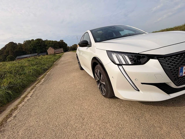 2022 peugeot 208 auto 1,5 bluehdi 102 pk – 126.700 km – euro 6 – handgeschakelde versnellingsbak - afbeelding 4 van  32