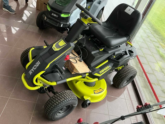 2022 ryobi rm480e mulcher accu zitmaaier - afbeelding 2 van  5