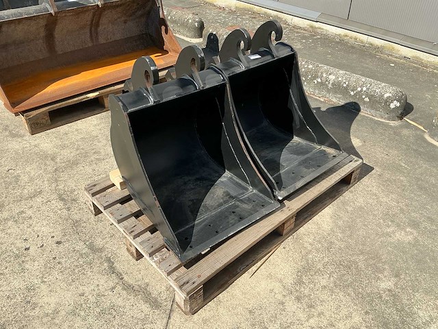 2022 set grondbakken cw05 500 mm (2x) - afbeelding 1 van  6