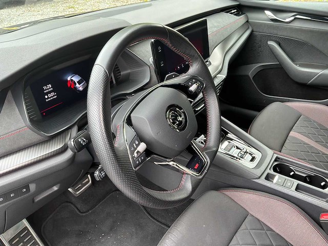 2022 škoda octavia rs - afbeelding 16 van  40