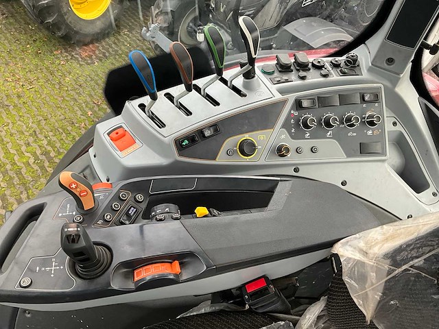 2022 valtra t214s vierwielaangedreven landbouwtractor - afbeelding 10 van  22