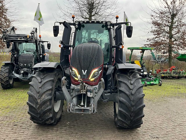 2022 valtra t214s vierwielaangedreven landbouwtractor - afbeelding 12 van  22