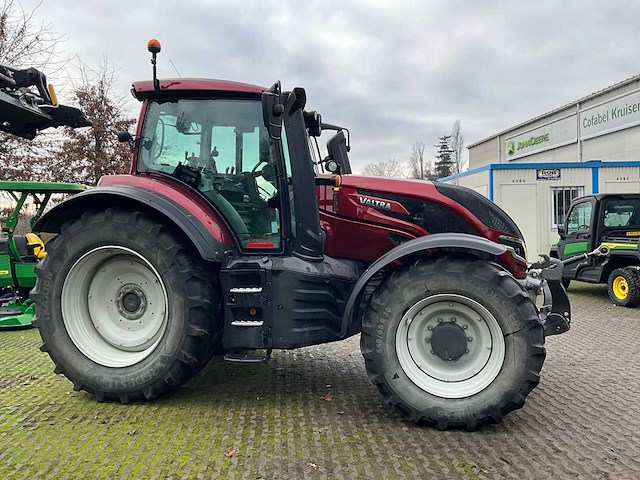 2022 valtra t214s vierwielaangedreven landbouwtractor - afbeelding 17 van  22