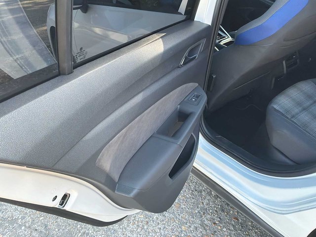 2022 volkswagen golf 8 gte sedan (hatchback) - afbeelding 16 van  43