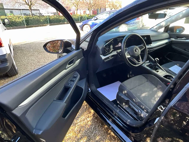 2022 volkswagen golf personenauto - afbeelding 13 van  15