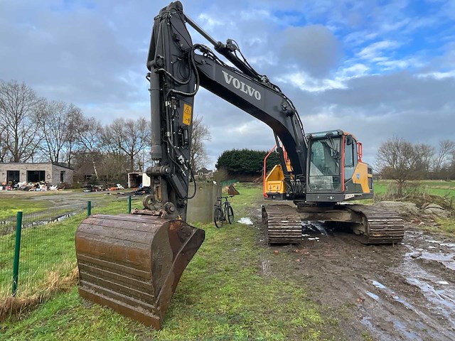 2022 volvo ec220e - rupsgraafmachine - afbeelding 1 van  23