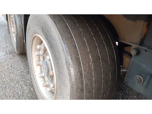 2022 wielton ns3k semi-zeiltrailer - afbeelding 2 van  11