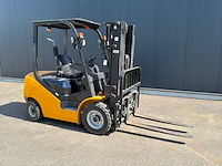 2022 zhejiang un fd25t-njv1 vorkheftruck