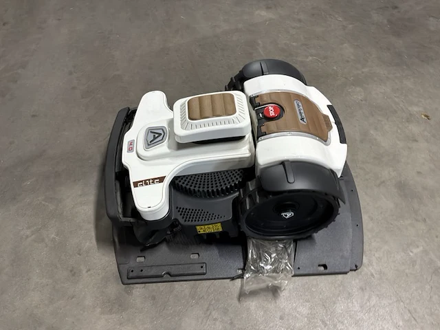 2023 ambrogio elite 4.0 robotmaaier (ongebruikt) - afbeelding 2 van  8