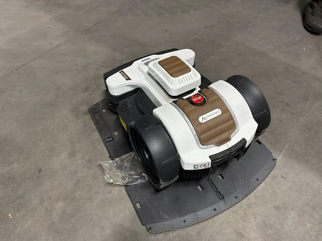 2023 ambrogio elite 4.0 robotmaaier (ongebruikt) - afbeelding 3 van  8
