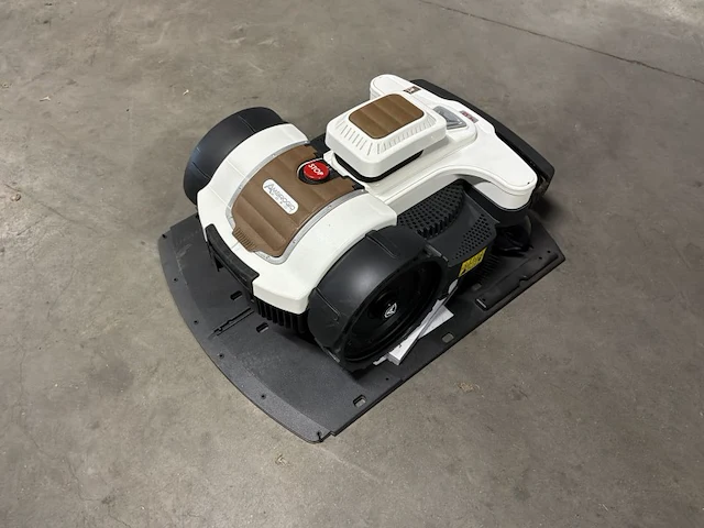 2023 ambrogio elite 4.0 robotmaaier (ongebruikt) - afbeelding 4 van  8
