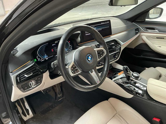 2023 bmw 530e - afbeelding 8 van  34
