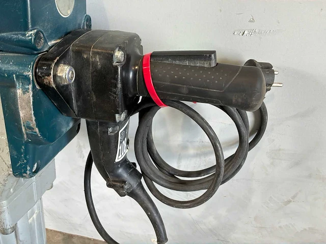 2023 bosch gsh 27 vc breekhamer 30kg hex-28 - afbeelding 1 van  7