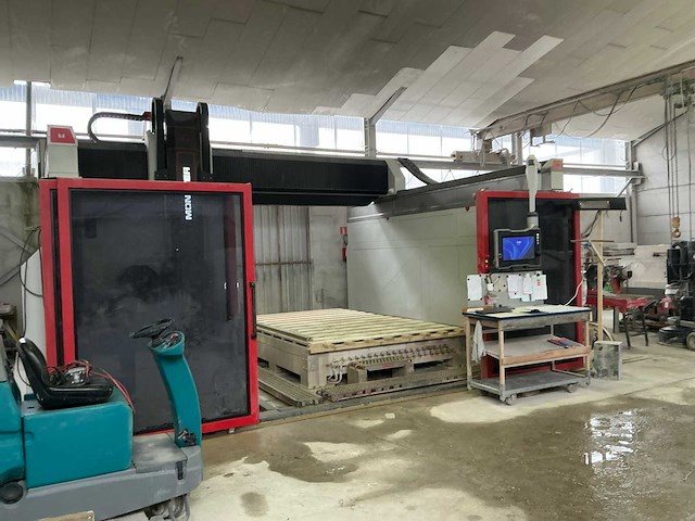 2023 d2 technology monster 4 evolution cnc freesmachine - afbeelding 7 van  14