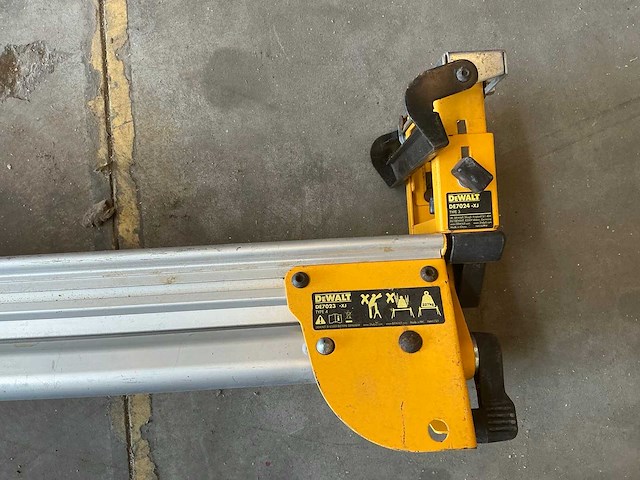2023 dewalt de7024-xj zaagtafel - afbeelding 3 van  3