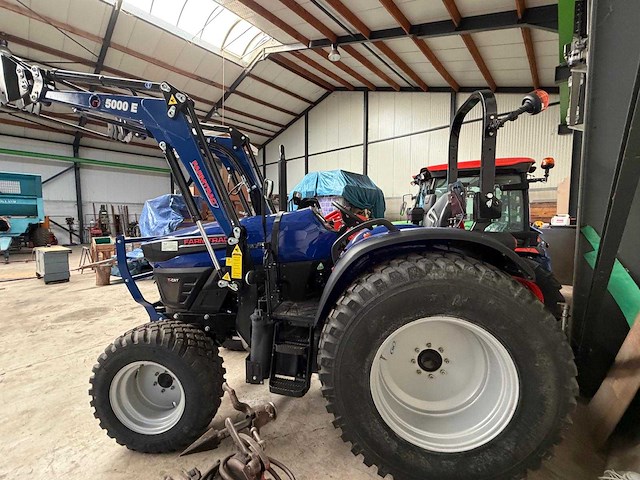 2023 farmtrac 6550e 4wd bosbouwtractor - afbeelding 17 van  23