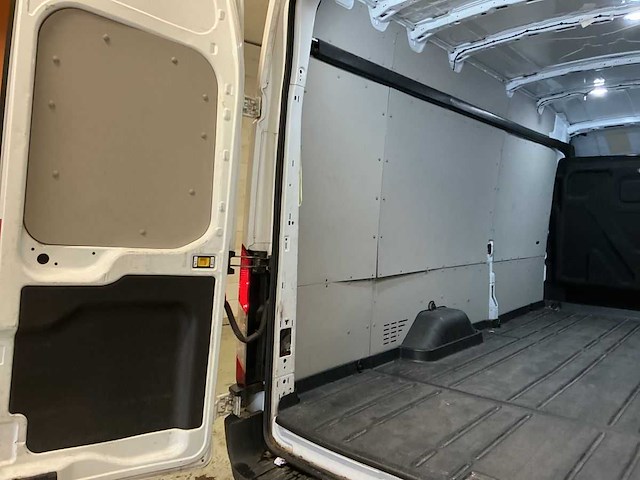 2023 ford transit 2.0 tdci mild- hybrid 350 l4 lichte vrachtwagen - afbeelding 11 van  35