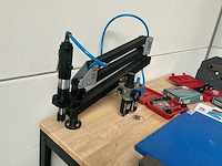 2023 hbm diverse metaalbewerkingen, werkbank met taparm voor schroefdraad te trekken. - afbeelding 2 van  8