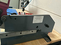 2023 hbm diverse metaalbewerkingen, werkbank met taparm voor schroefdraad te trekken. - afbeelding 5 van  8