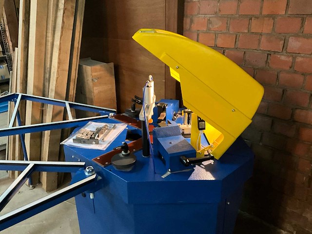 2023 itaca crimping machine hoekenpers voor ramen in aluminium - afbeelding 5 van  16