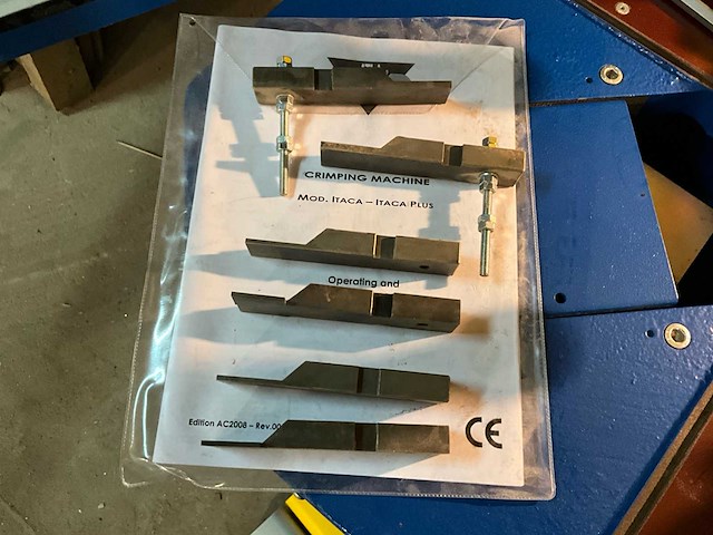 2023 itaca crimping machine hoekenpers voor ramen in aluminium - afbeelding 7 van  16