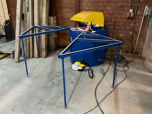 2023 itaca crimping machine hoekenpers voor ramen in aluminium - afbeelding 9 van  16