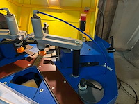 2023 itaca crimping machine hoekenpers voor ramen in aluminium - afbeelding 15 van  16