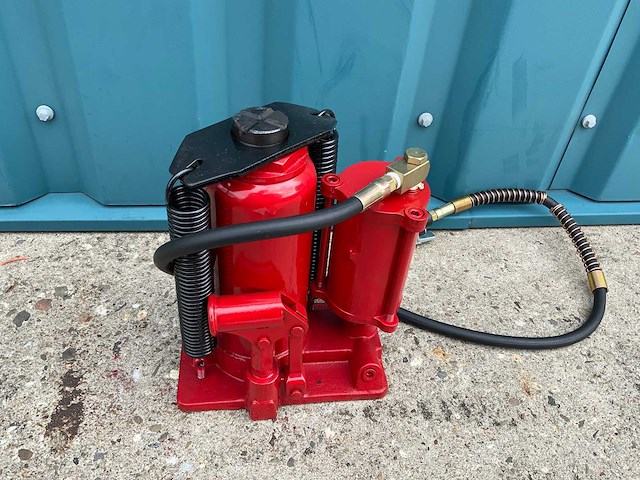 2023 k & p pneumatische potkrik 12 ton - afbeelding 1 van  3